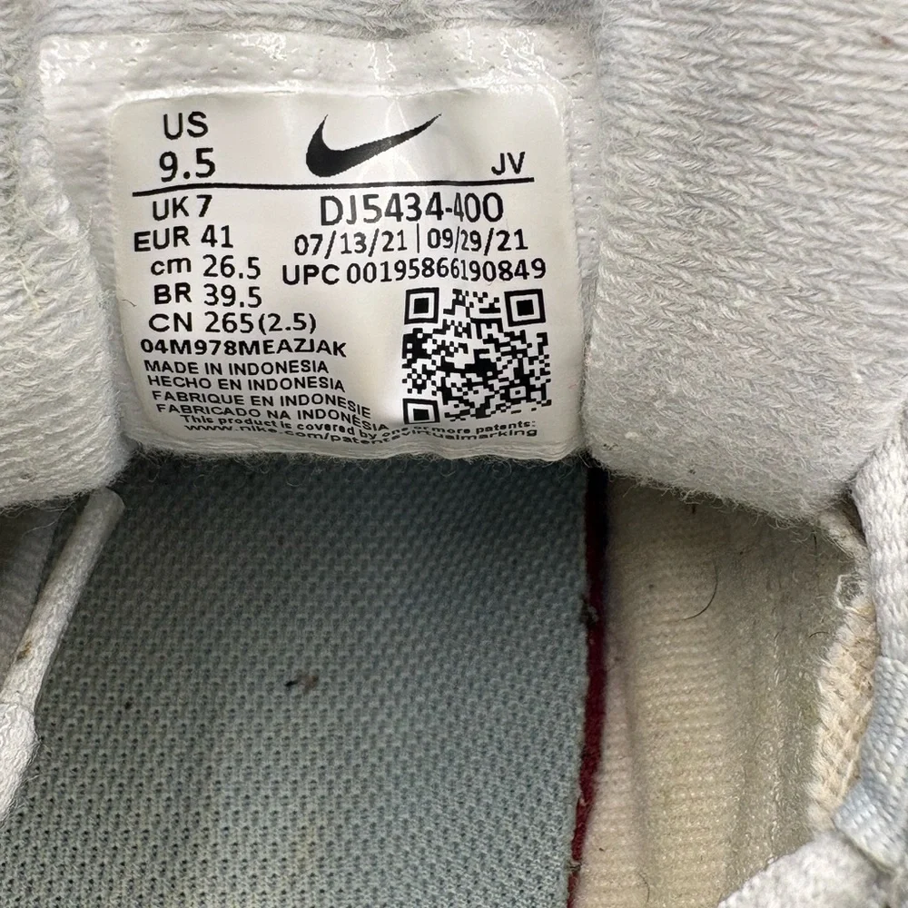 Women's Light blue and White Nike Sneakers - Picture 8 of 8